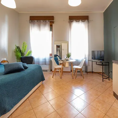 Casa de hóspedes Italianflat - Rentroom Old Town - 200mt To Arena